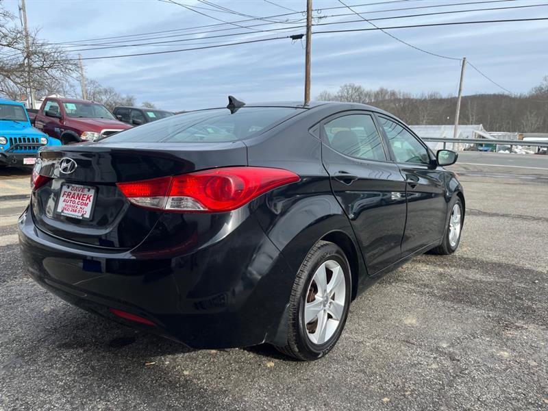 Hyundai Elantra GLS M/T 2013