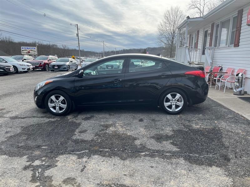 Hyundai Elantra GLS M/T 2013