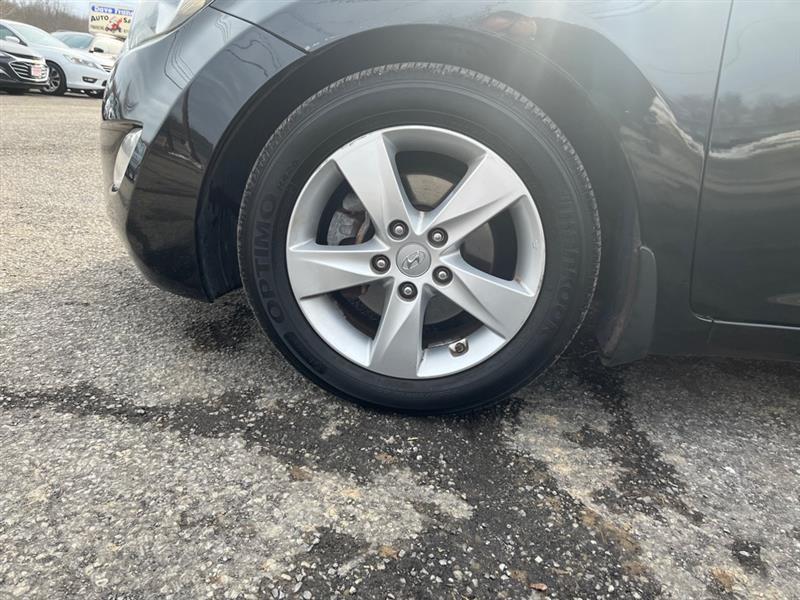 Hyundai Elantra GLS M/T 2013