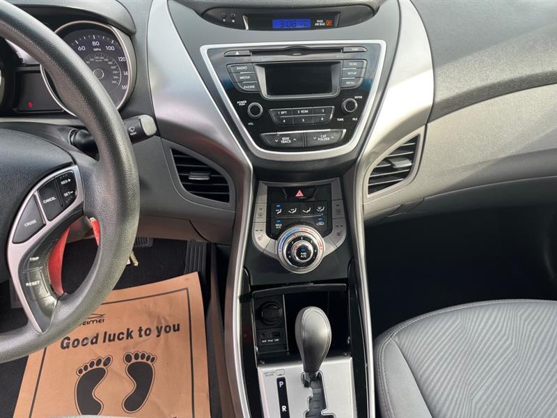Hyundai Elantra GLS M/T 2013