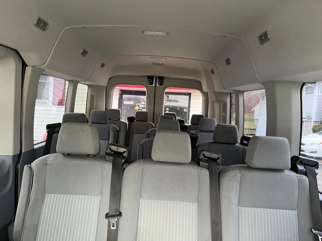 Ford Transit 350 Wagon Med. Roof XLT w/Sliding Pass. 148-in. WB 2019