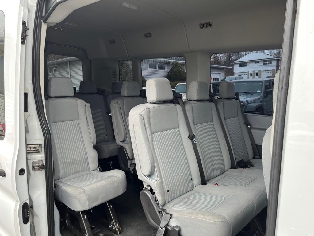Ford Transit 350 Wagon Med. Roof XLT w/Sliding Pass. 148-in. WB 2019
