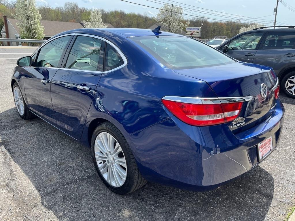 Buick Verano Base 2013