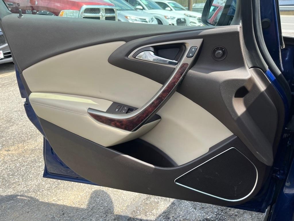 Buick Verano Base 2013