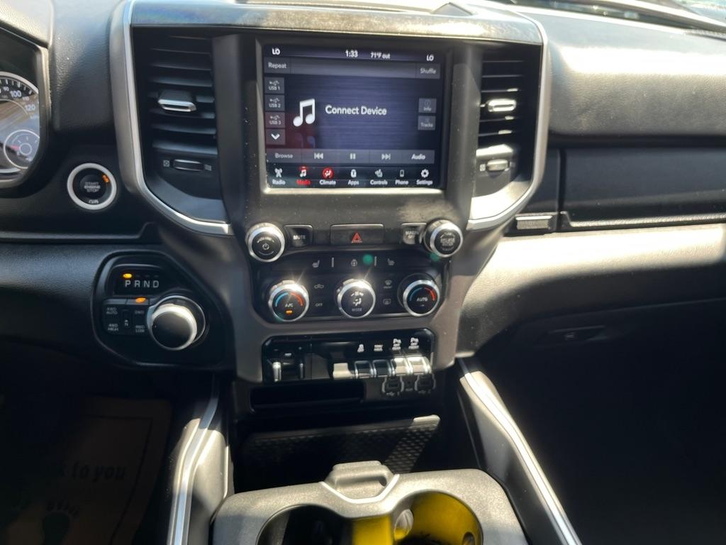 RAM 1500 Big Horn Crew Cab SWB 4WD 2020