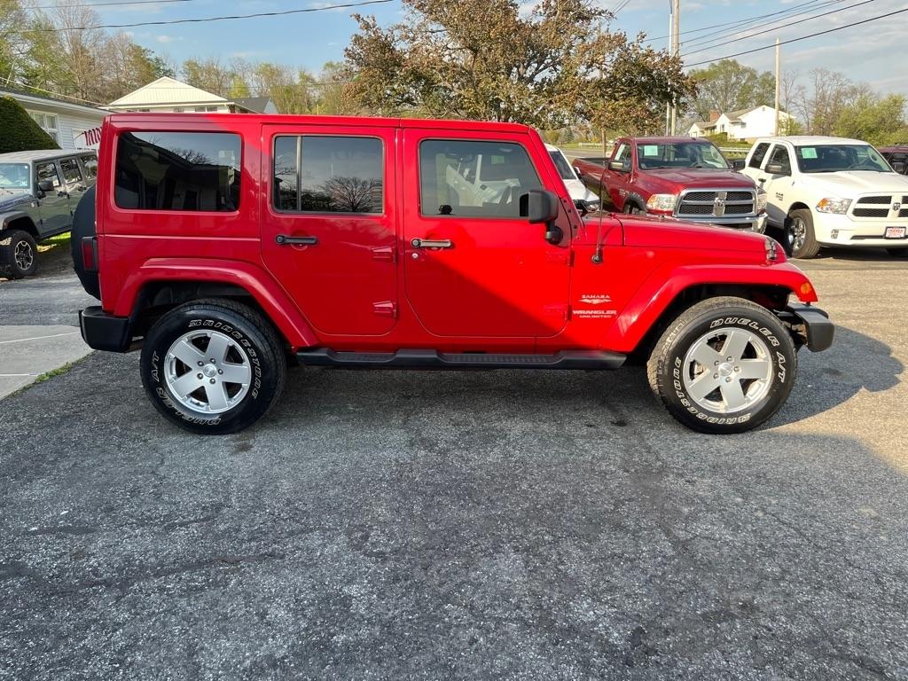 Jeep Wrangler Unlimited Sahara 4WD 2011