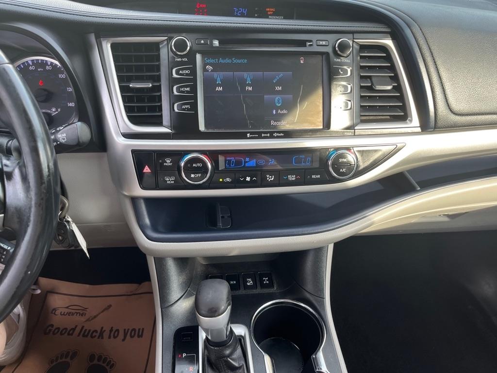 Toyota Highlander LE Plus AWD V6 2017