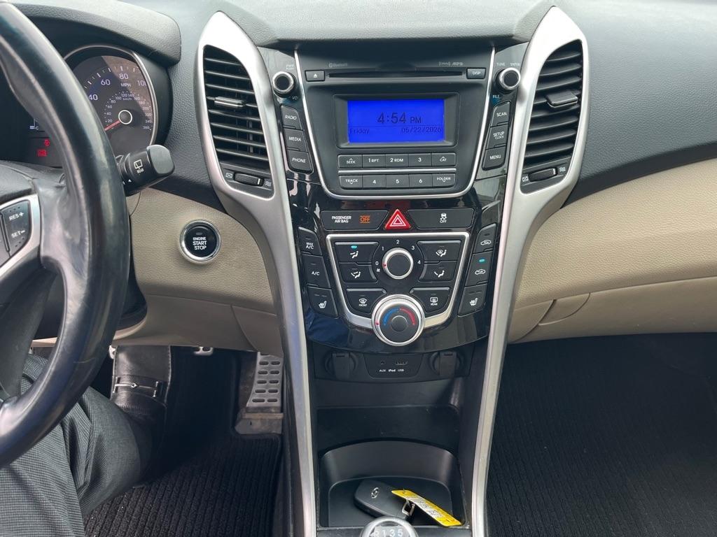 Hyundai Elantra GT M/T 2013