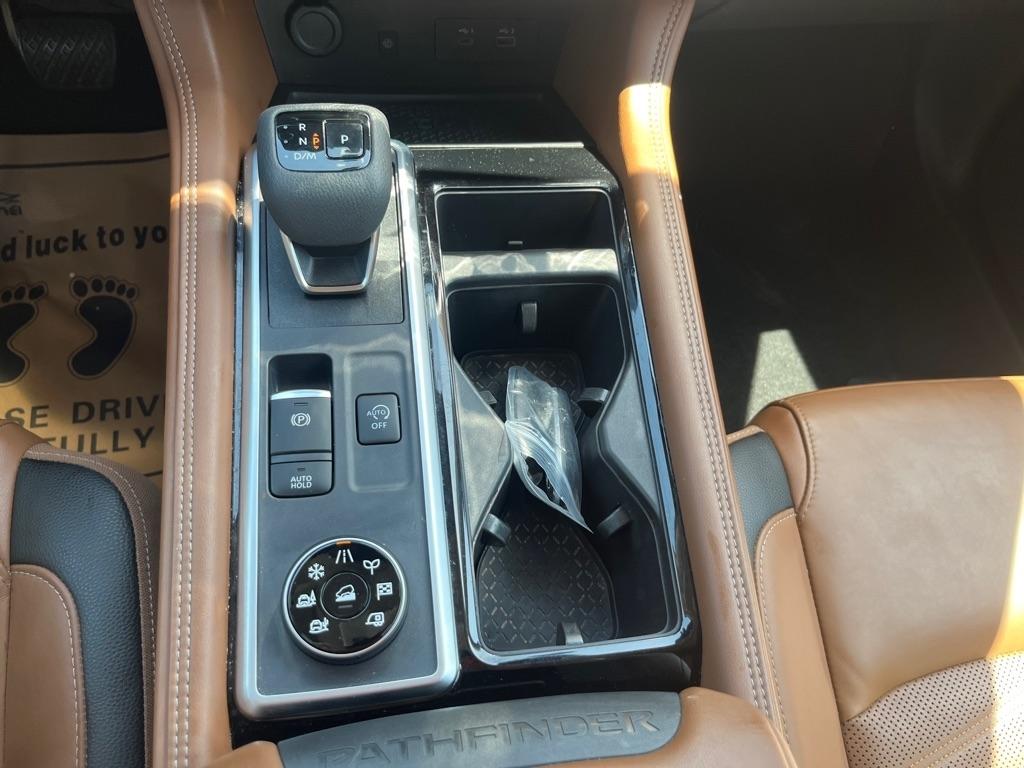 Nissan Pathfinder Platinum 4WD 2024