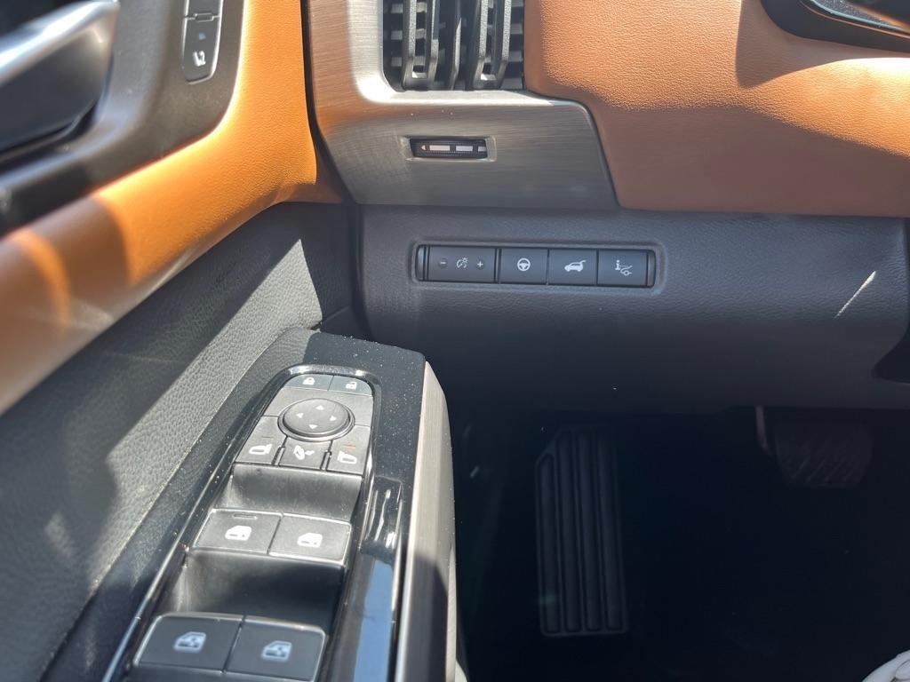 Nissan Pathfinder Platinum 4WD 2024