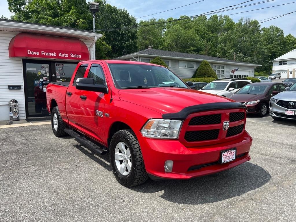 RAM 1500 Tradesman Quad Cab 4WD 2016