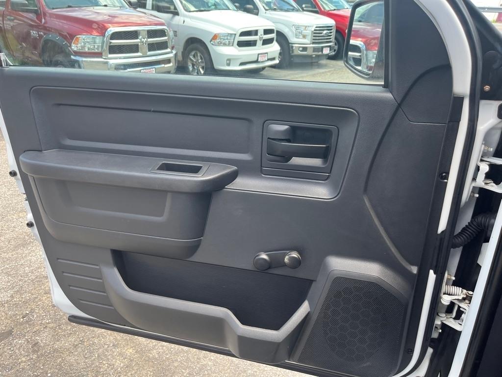 RAM 1500 ST SWB 4WD 2012