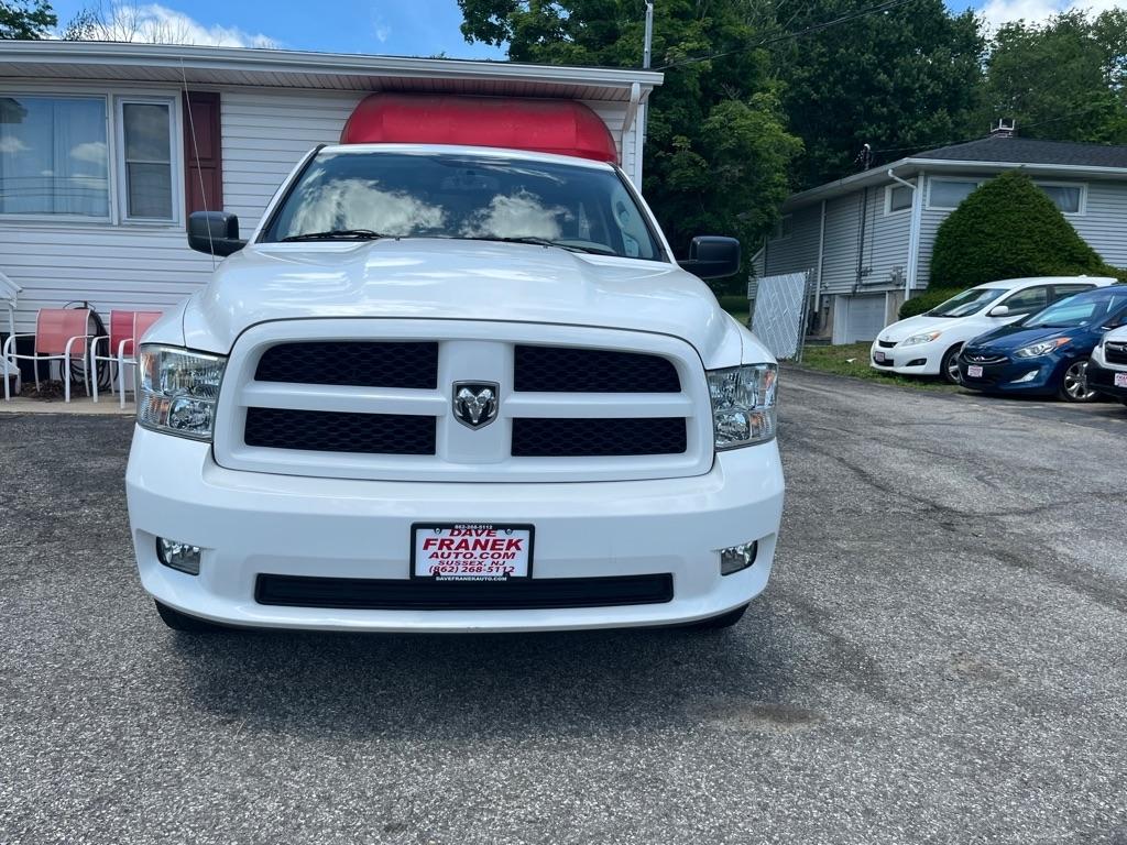 RAM 1500 ST SWB 4WD 2012