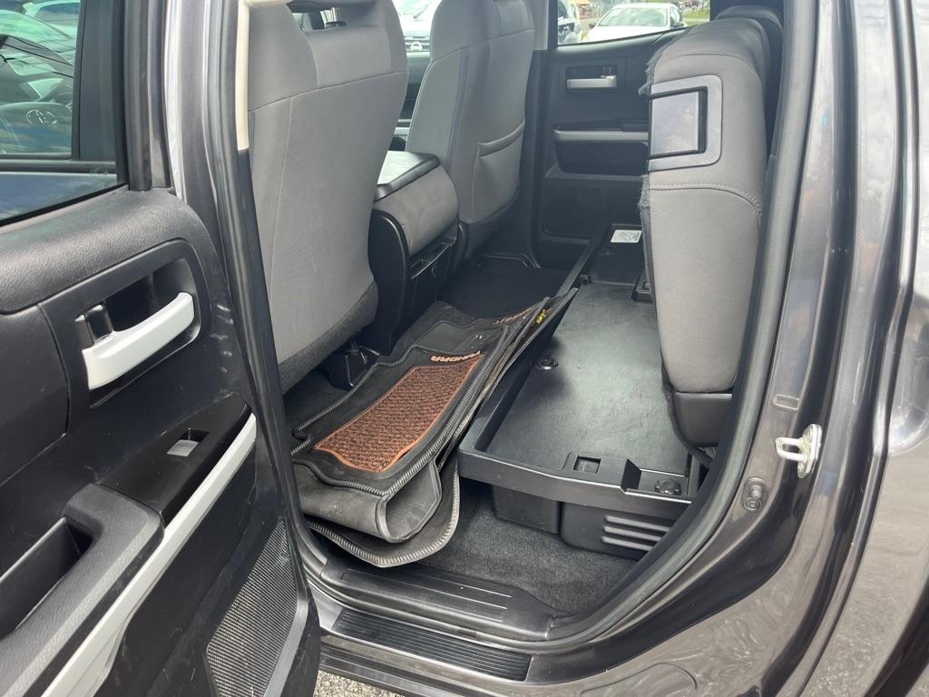 Toyota Tundra SR5 4.6L V8 Double Cab 4WD 2018
