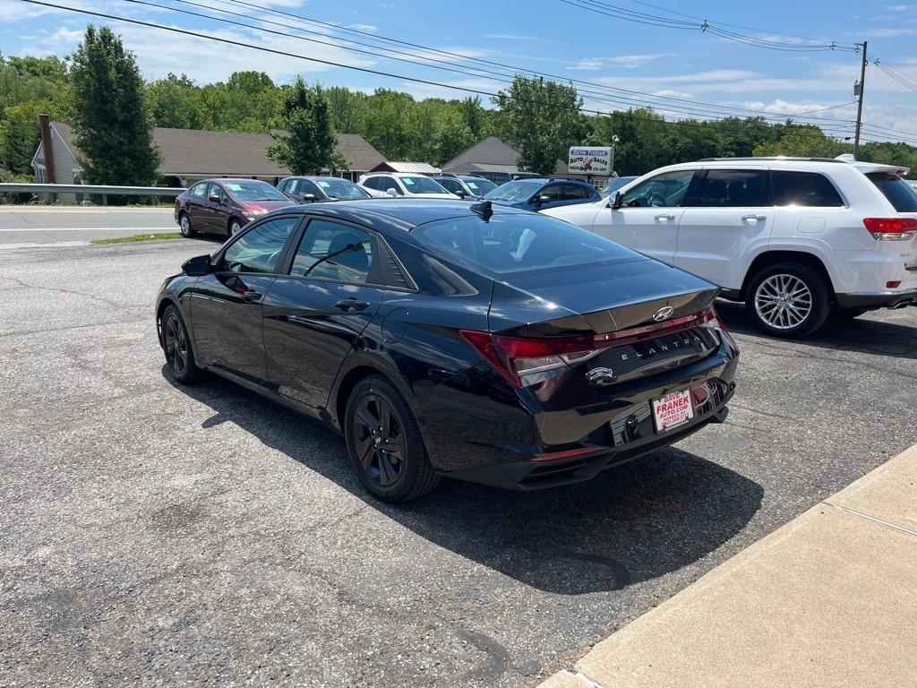 Hyundai Elantra SEL 2021