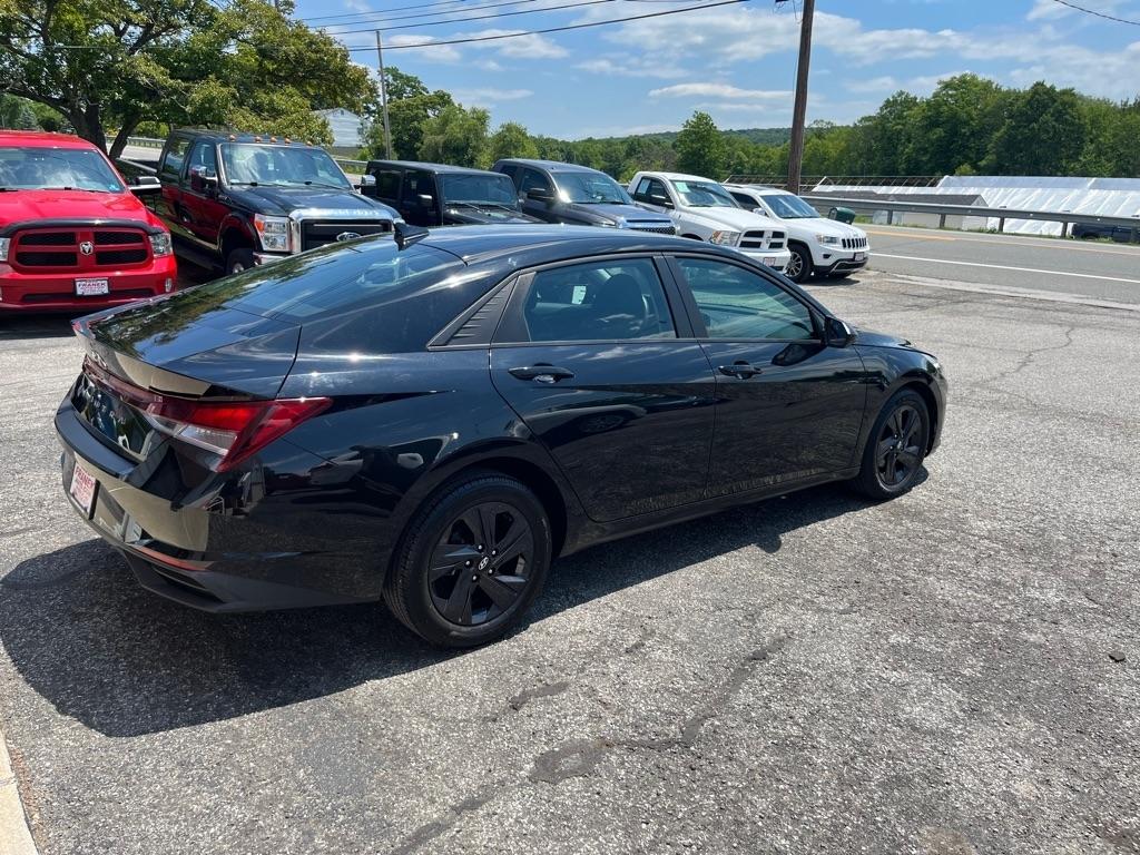 Hyundai Elantra SEL 2021