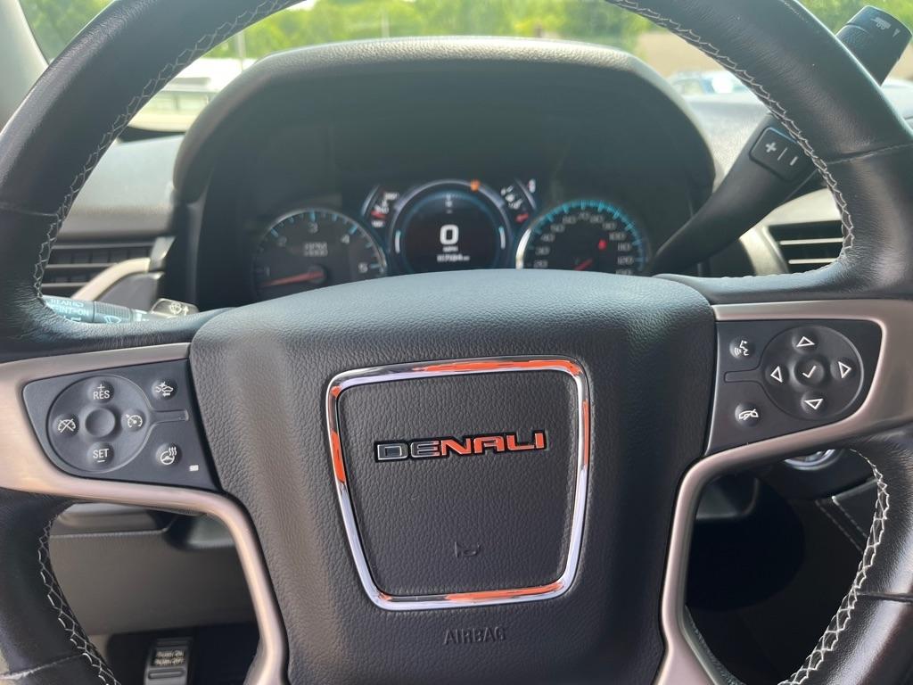 GMC Yukon Denali 4WD 2019