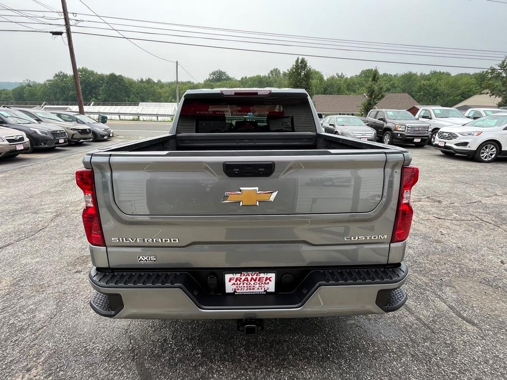 Chevrolet Silverado 1500 Custom Crew Cab 2WD 2024