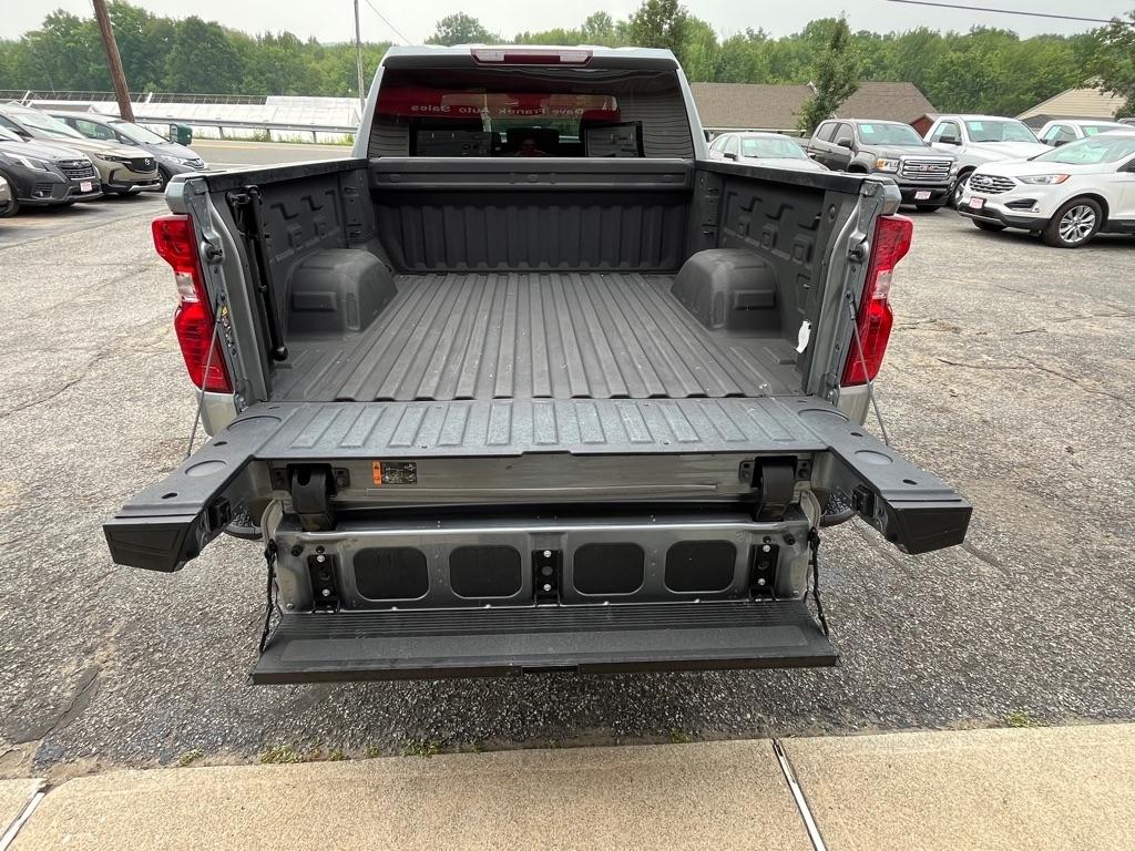 Chevrolet Silverado 1500 Custom Crew Cab 2WD 2024