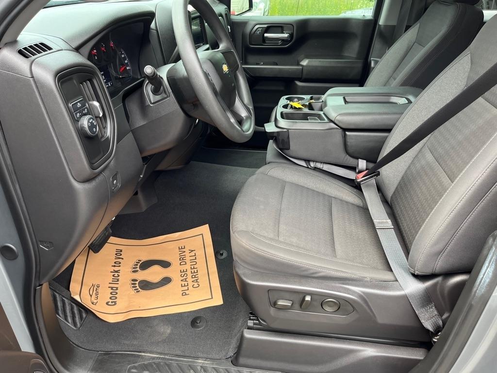 Chevrolet Silverado 1500 Custom Crew Cab 2WD 2024