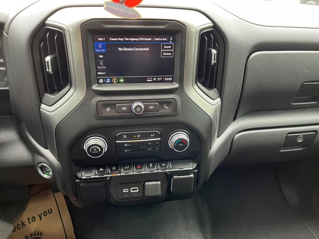 Chevrolet Silverado 1500 Custom Crew Cab 2WD 2024