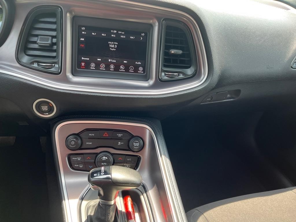 Dodge Challenger SXT 2021