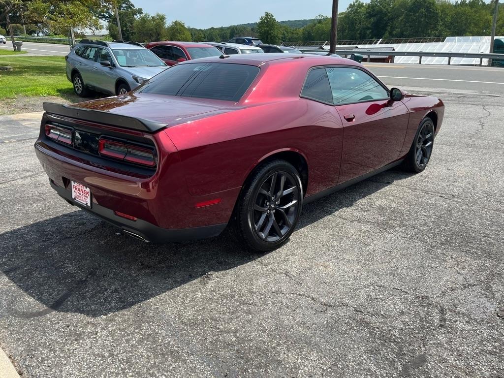 Dodge Challenger SXT 2021
