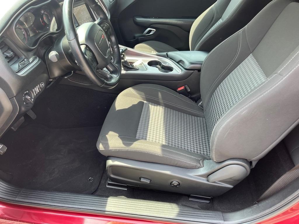 Dodge Challenger SXT 2021