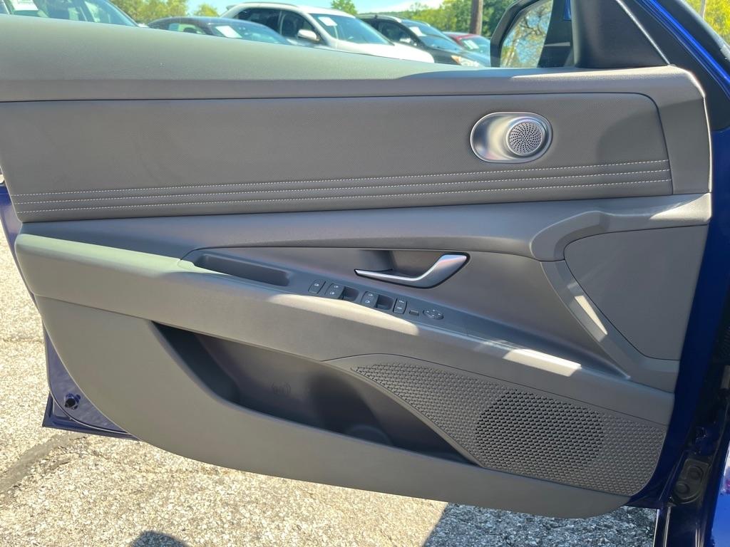Hyundai Elantra SEL 2023