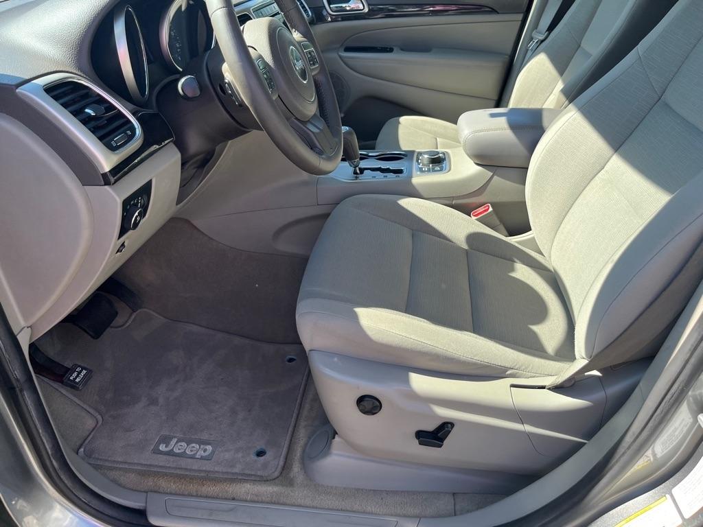 Jeep Grand Cherokee Laredo 4WD 2012