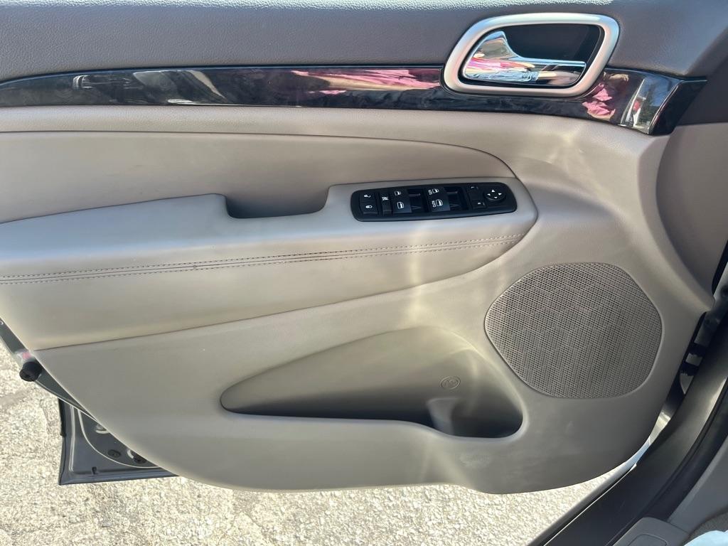 Jeep Grand Cherokee Laredo 4WD 2012