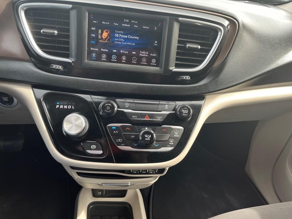 Chrysler Voyager LX 2021