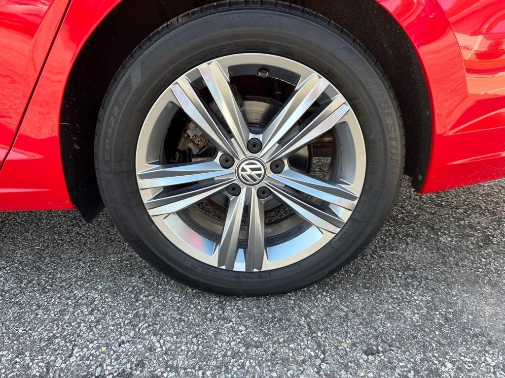 Volkswagen Jetta 1.4T R-Line 8A 2019