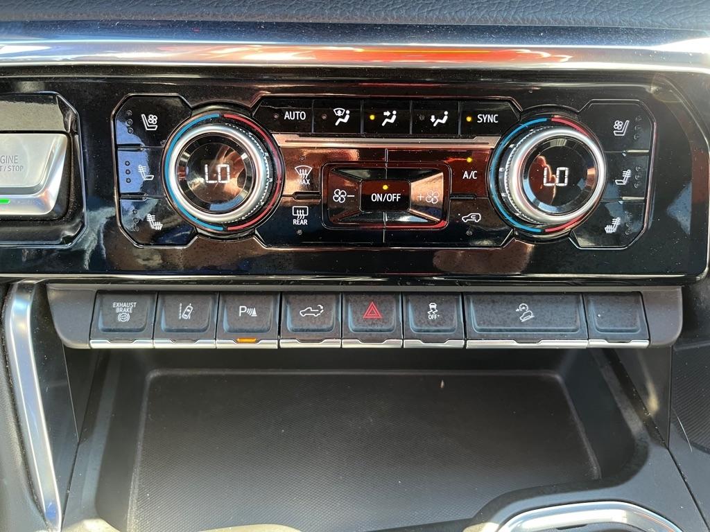 GMC Sierra 3500HD Denali Crew Cab 4WD 2024