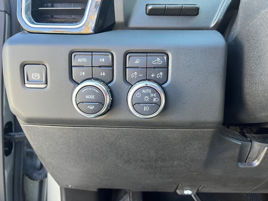 GMC Sierra 3500HD Denali Crew Cab 4WD 2024