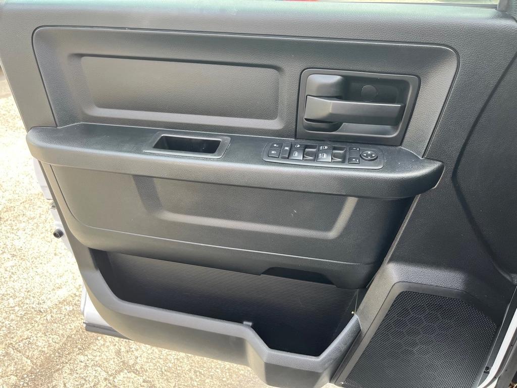 RAM 1500 Tradesman Quad Cab 4WD 2018