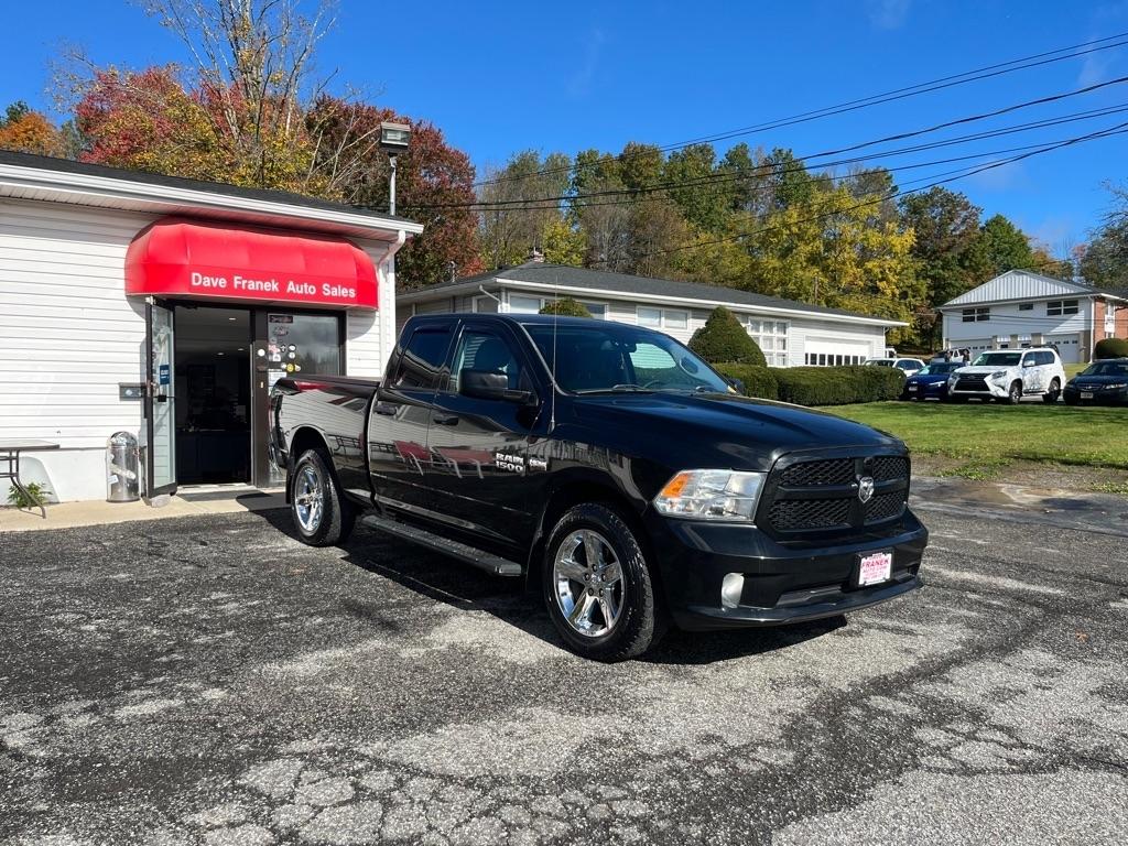RAM 1500 Tradesman Quad Cab 4WD 2016