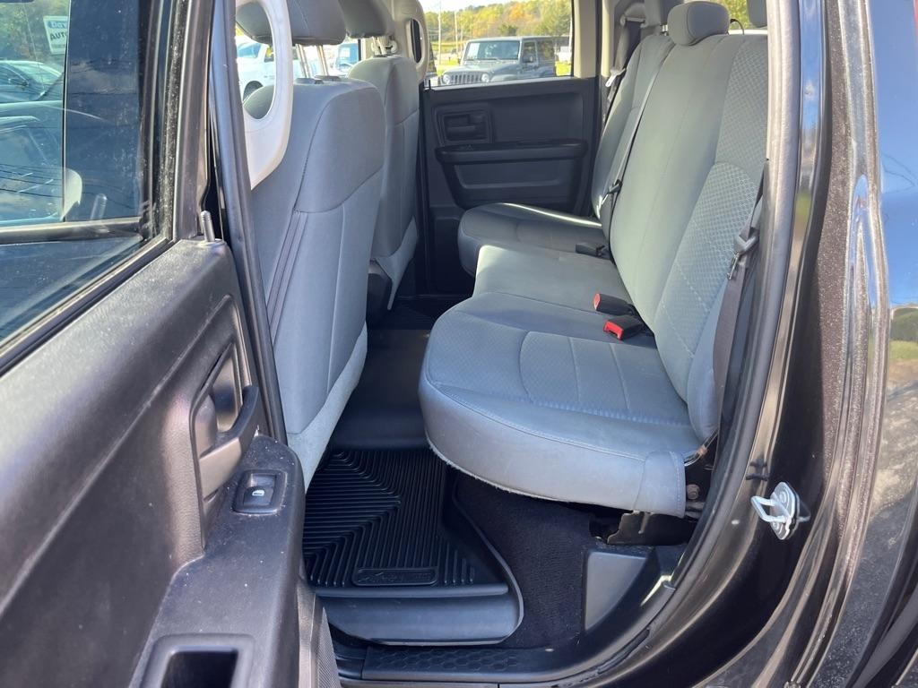 RAM 1500 Tradesman Quad Cab 4WD 2016