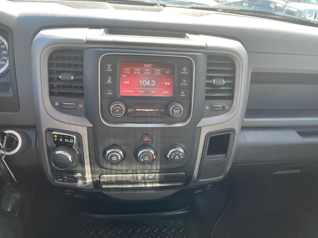 RAM 1500 Tradesman Quad Cab 4WD 2016
