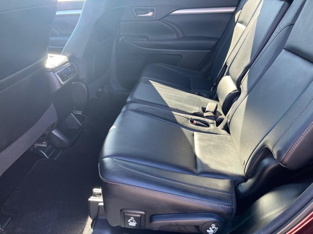 Toyota Highlander XLE AWD V6 2016
