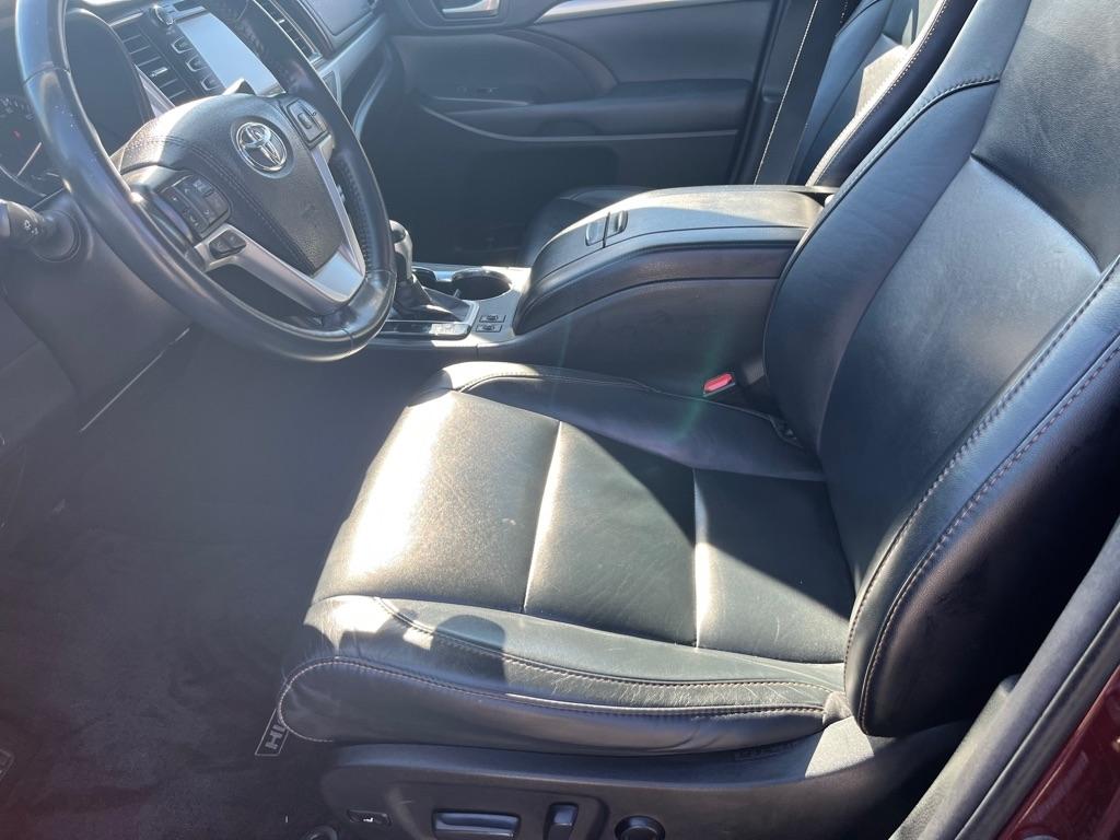 Toyota Highlander XLE AWD V6 2016