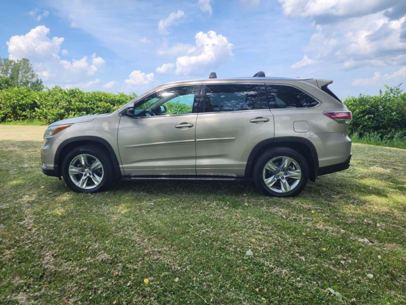 2015 Toyota Highlander Limited Platinum photo 3