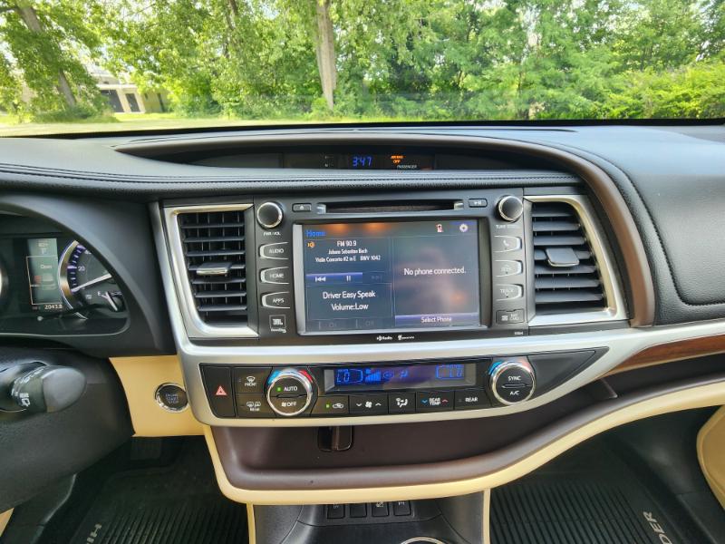 Toyota Highlander Limited Platinum AWD V6 2015 Toyota Highlander Limited Platinum AWD V6 2015