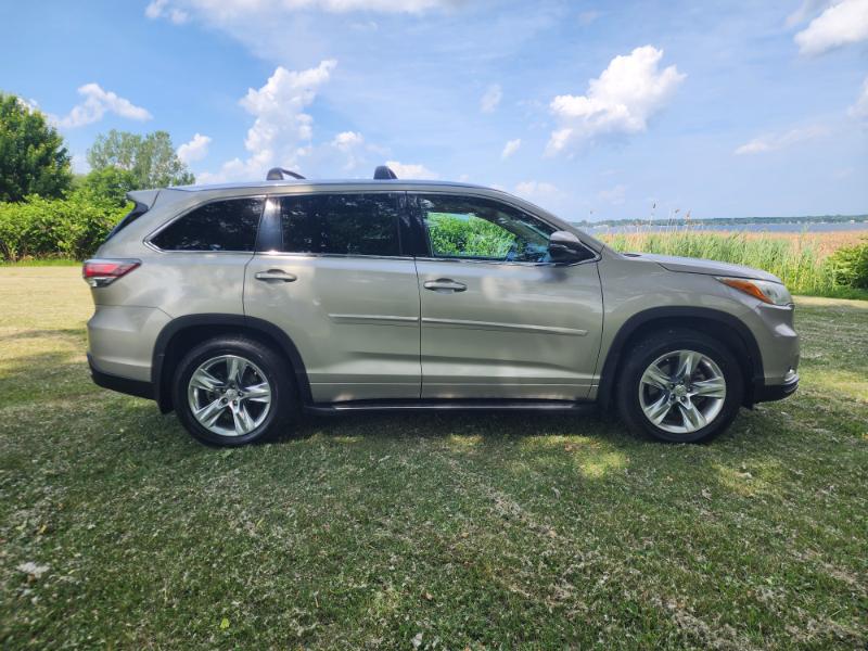 Toyota Highlander Limited Platinum AWD V6 2015 Toyota Highlander Limited Platinum AWD V6 2015