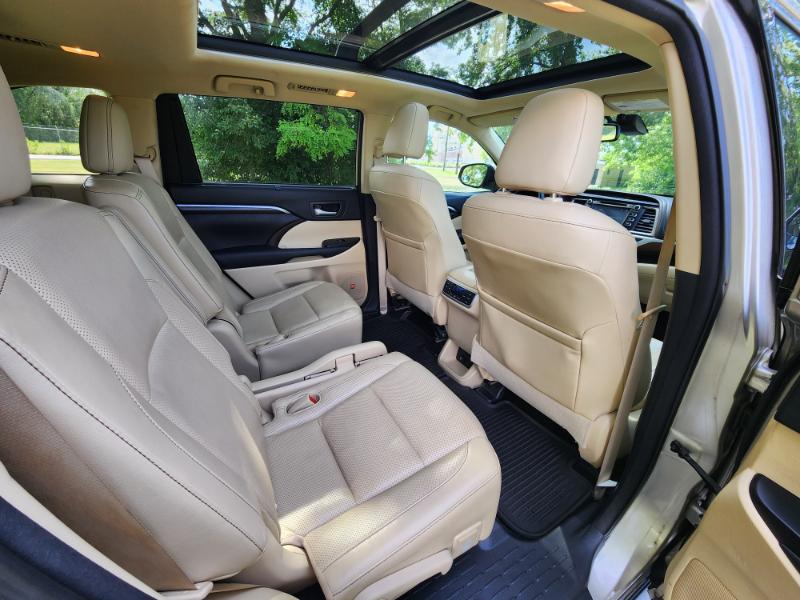 Toyota Highlander Limited Platinum AWD V6 2015 Toyota Highlander Limited Platinum AWD V6 2015