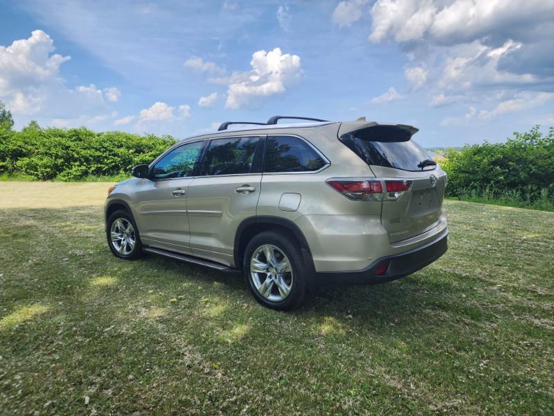 2015 Toyota Highlander Limited Platinum photo 4
