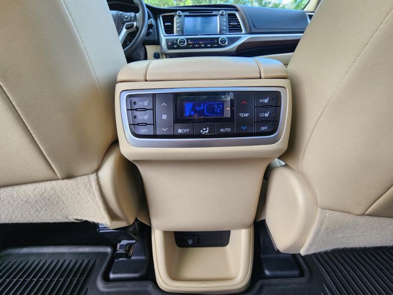 Toyota Highlander Limited Platinum AWD V6 2015 Toyota Highlander Limited Platinum AWD V6 2015