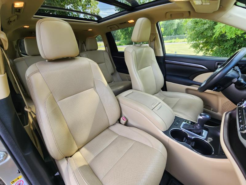 Toyota Highlander Limited Platinum AWD V6 2015 Toyota Highlander Limited Platinum AWD V6 2015