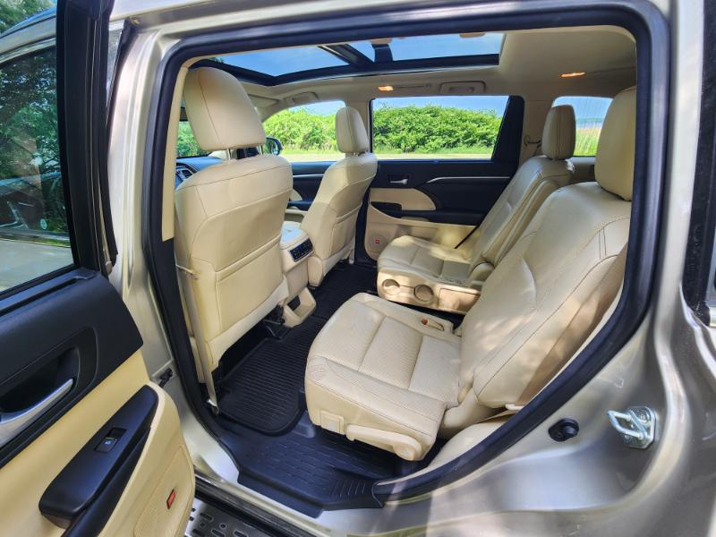 Toyota Highlander Limited Platinum AWD V6 2015 Toyota Highlander Limited Platinum AWD V6 2015