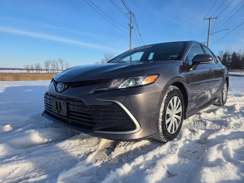 Toyota Camry Hybrid LE 2023